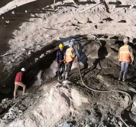 襄汾拱顶带模注浆料的施工流程及注意事项